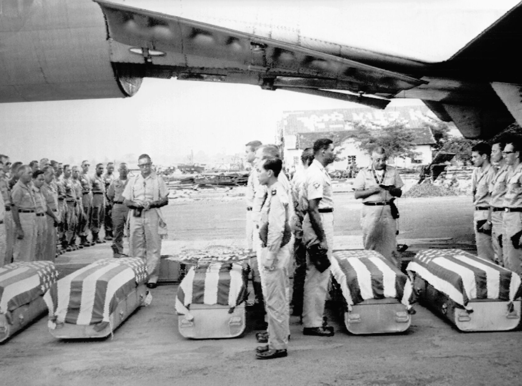 Vietnam South U.S. Dead